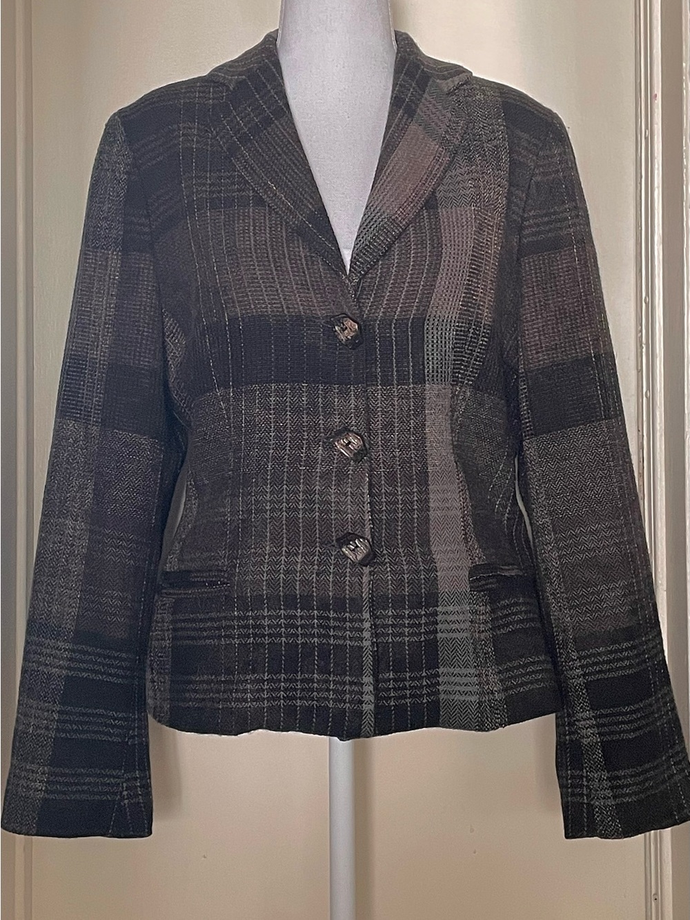 Women’s Plaid Button-Front Blazer Jacket - Black & Gray. Size 12 fits 10